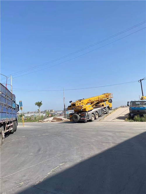 右江区25吨吊车的租赁价格大概是多少？